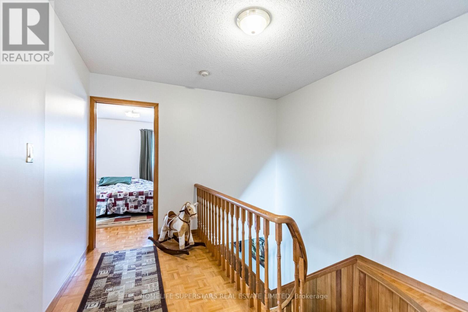 3995 Chicory Court, Mississauga, Ontario  L5C 3S8 - Photo 24 - W12469703