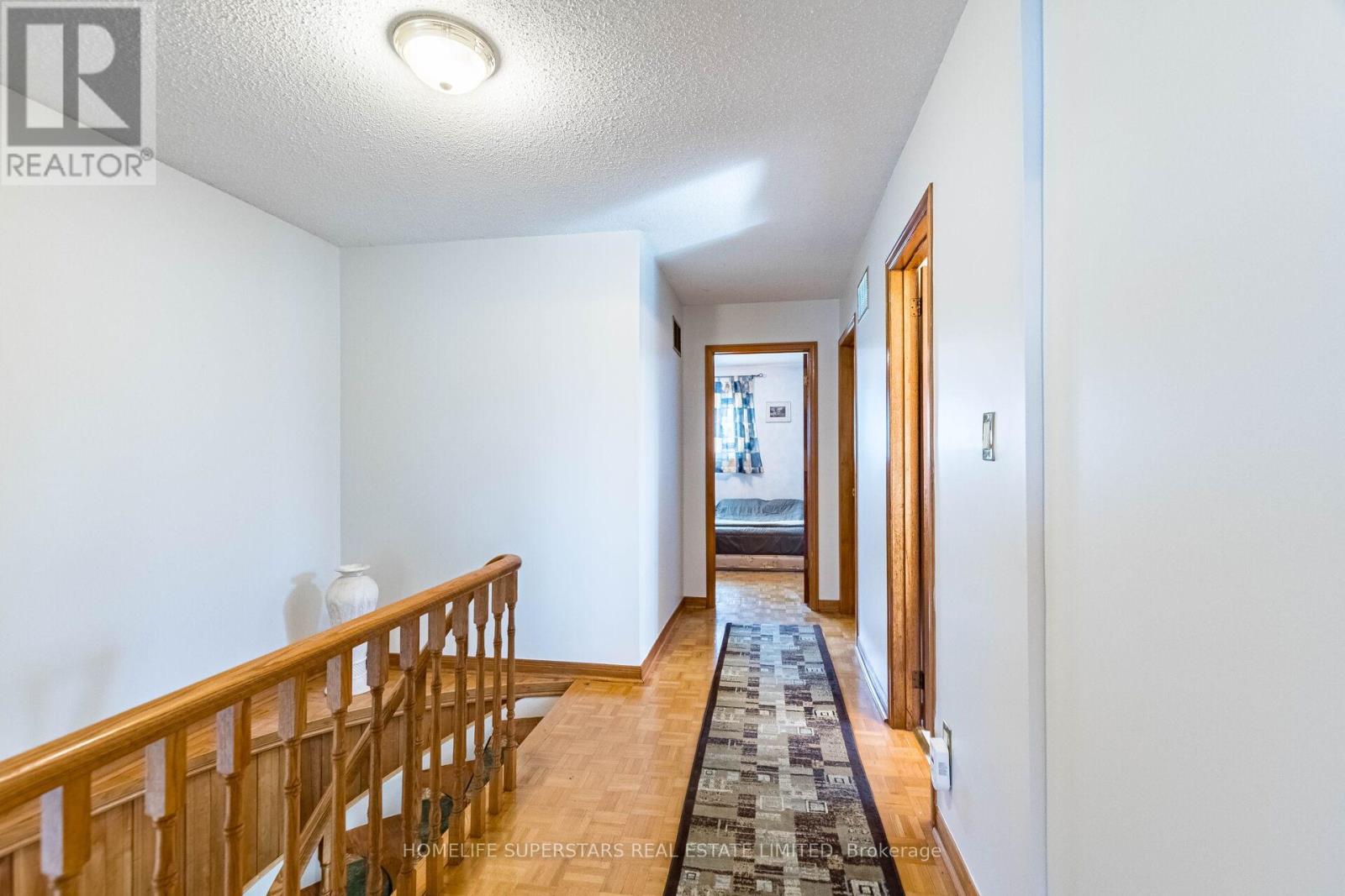 3995 Chicory Court, Mississauga, Ontario  L5C 3S8 - Photo 25 - W12469703