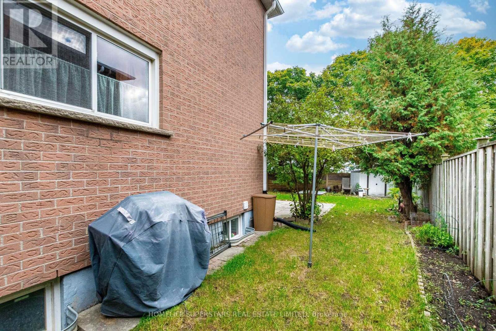 3995 Chicory Court, Mississauga, Ontario  L5C 3S8 - Photo 45 - W12469703