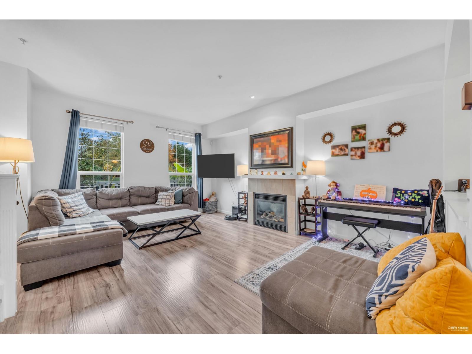 6956 208 STREET, Langley, British Columbia