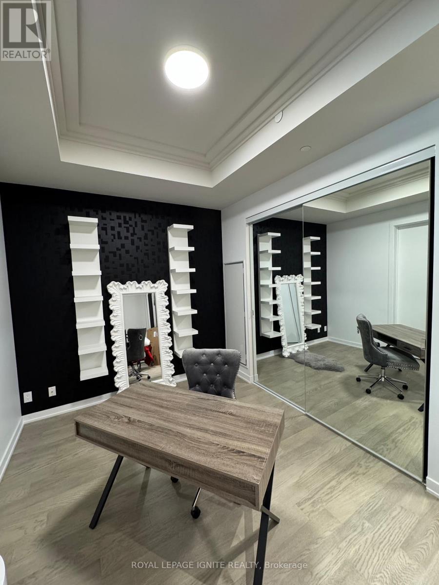 123 Maurice Drive, Oakville, Ontario  L6K 2W6 - Photo 3 - W12486010