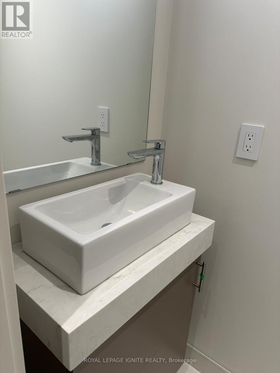 123 Maurice Drive, Oakville, Ontario  L6K 2W6 - Photo 9 - W12486010