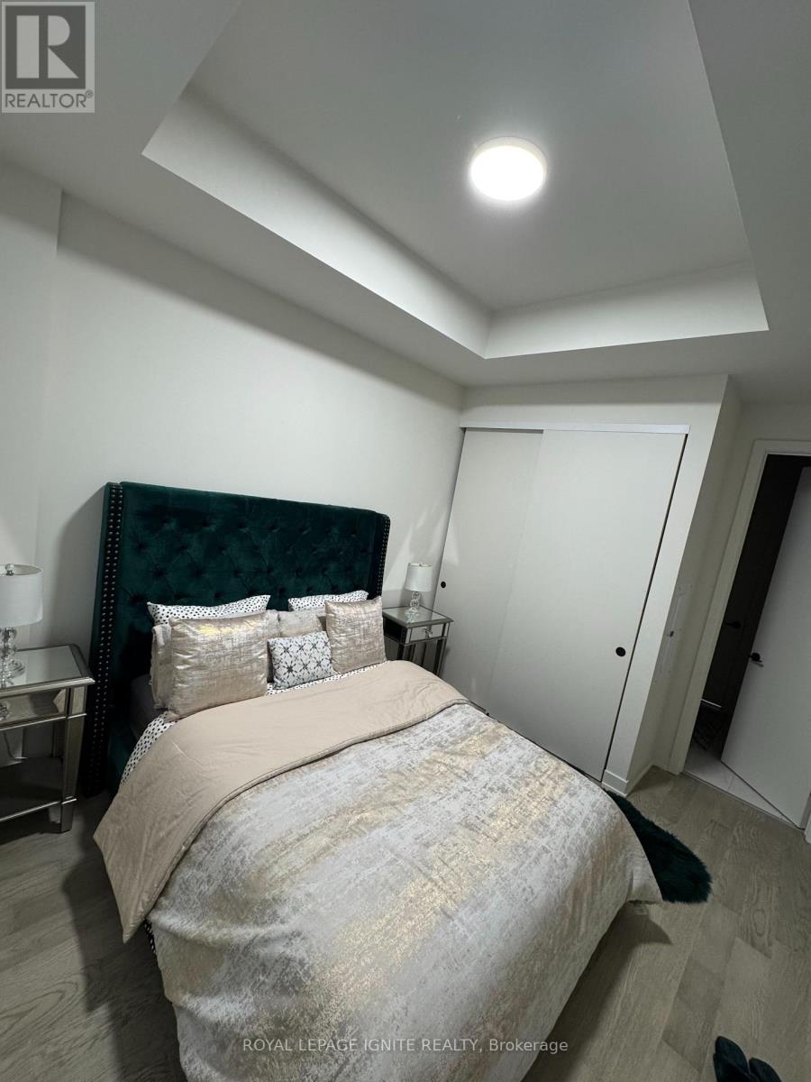 123 Maurice Drive, Oakville, Ontario  L6K 2W6 - Photo 6 - W12486010