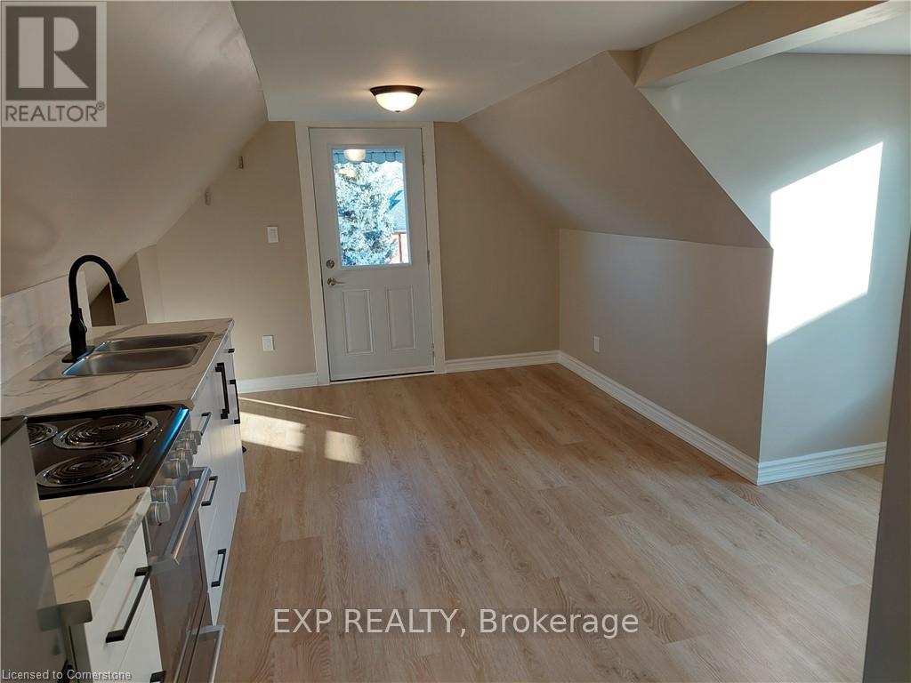 Loft - 148 Gibson Avenue, Hamilton, Ontario  L8L 6J8 - Photo 3 - X12438194