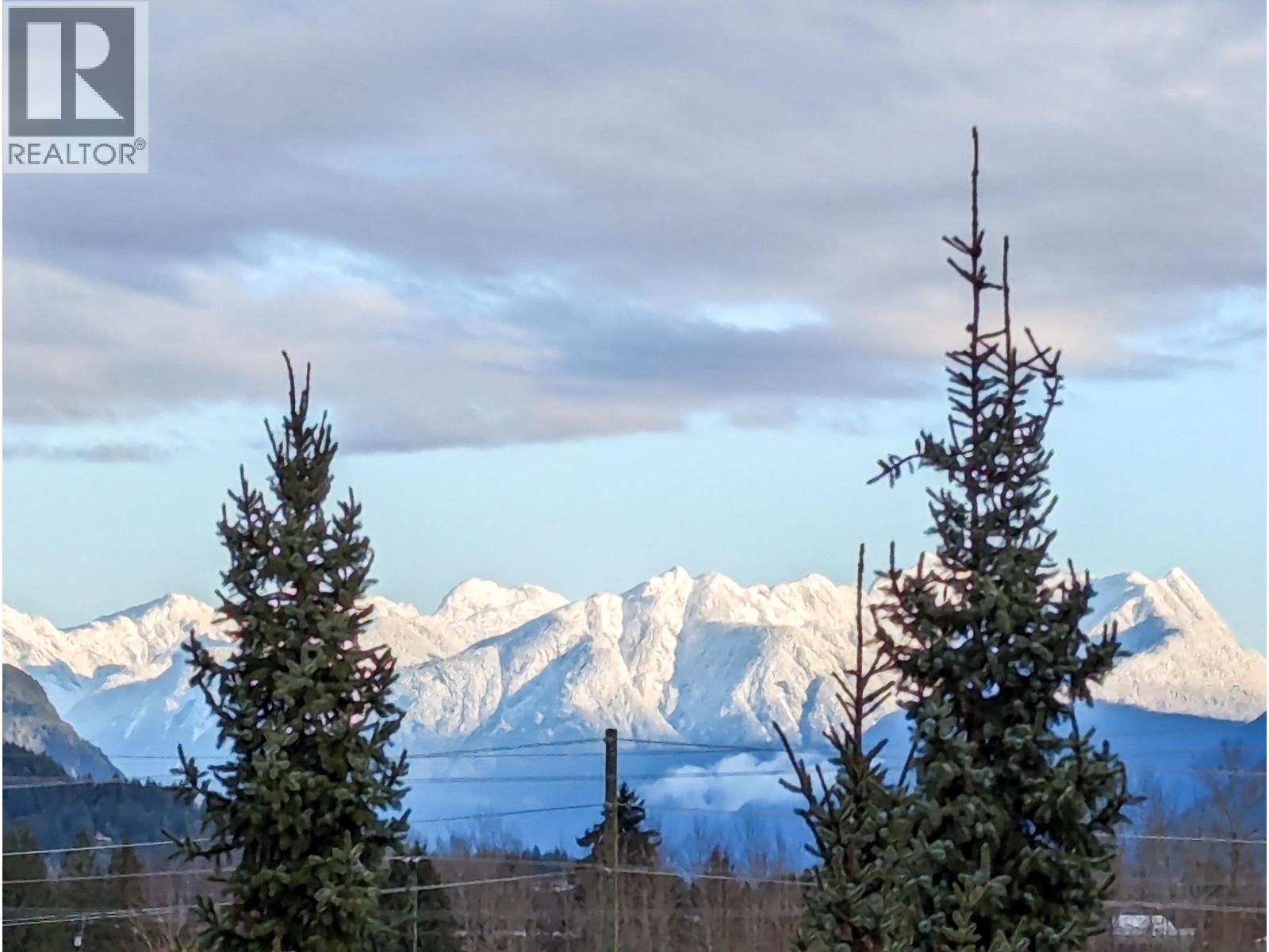 408 19091 Mcmyn Road, Pitt Meadows, British Columbia  V3Y 2S8 - Photo 2 - R3062088