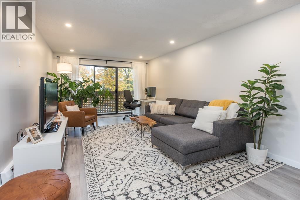 309 7151 Edmonds Street, Burnaby, British Columbia  V3N 4N5 - Photo 3 - R3062490