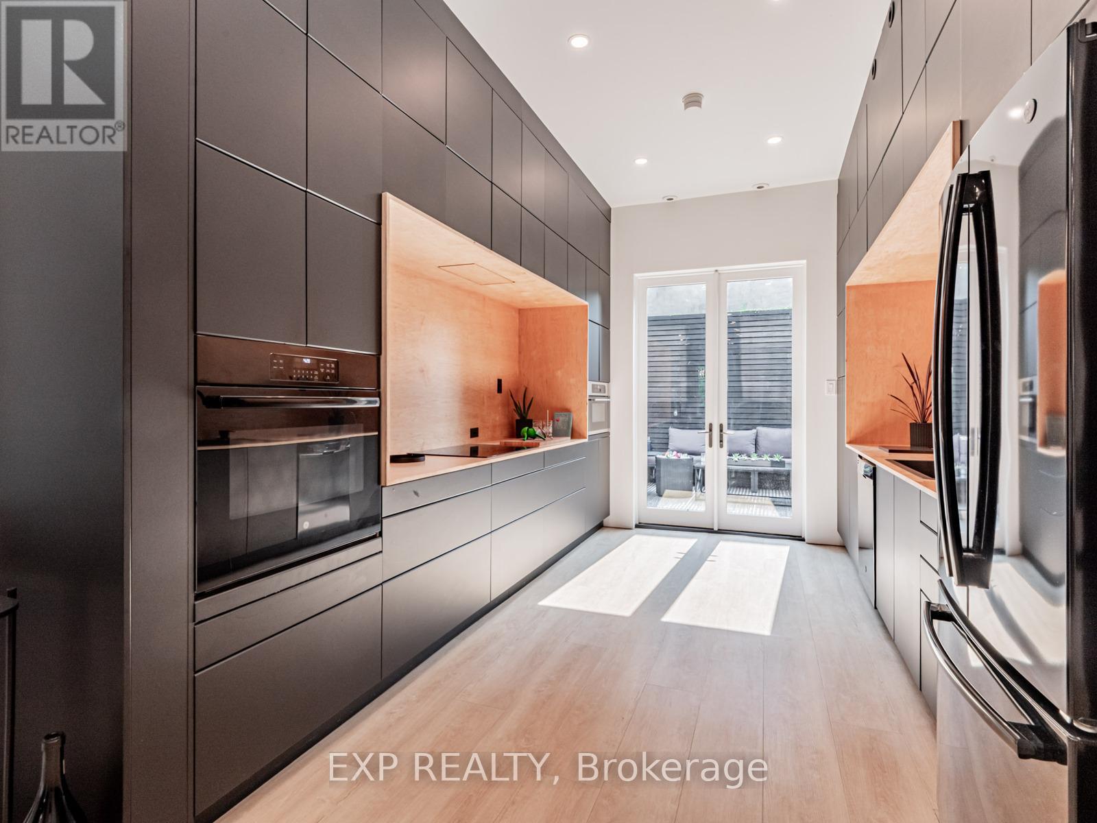 44 Massey Street, Toronto, Ontario  M6J 2T4 - Photo 10 - C12486304