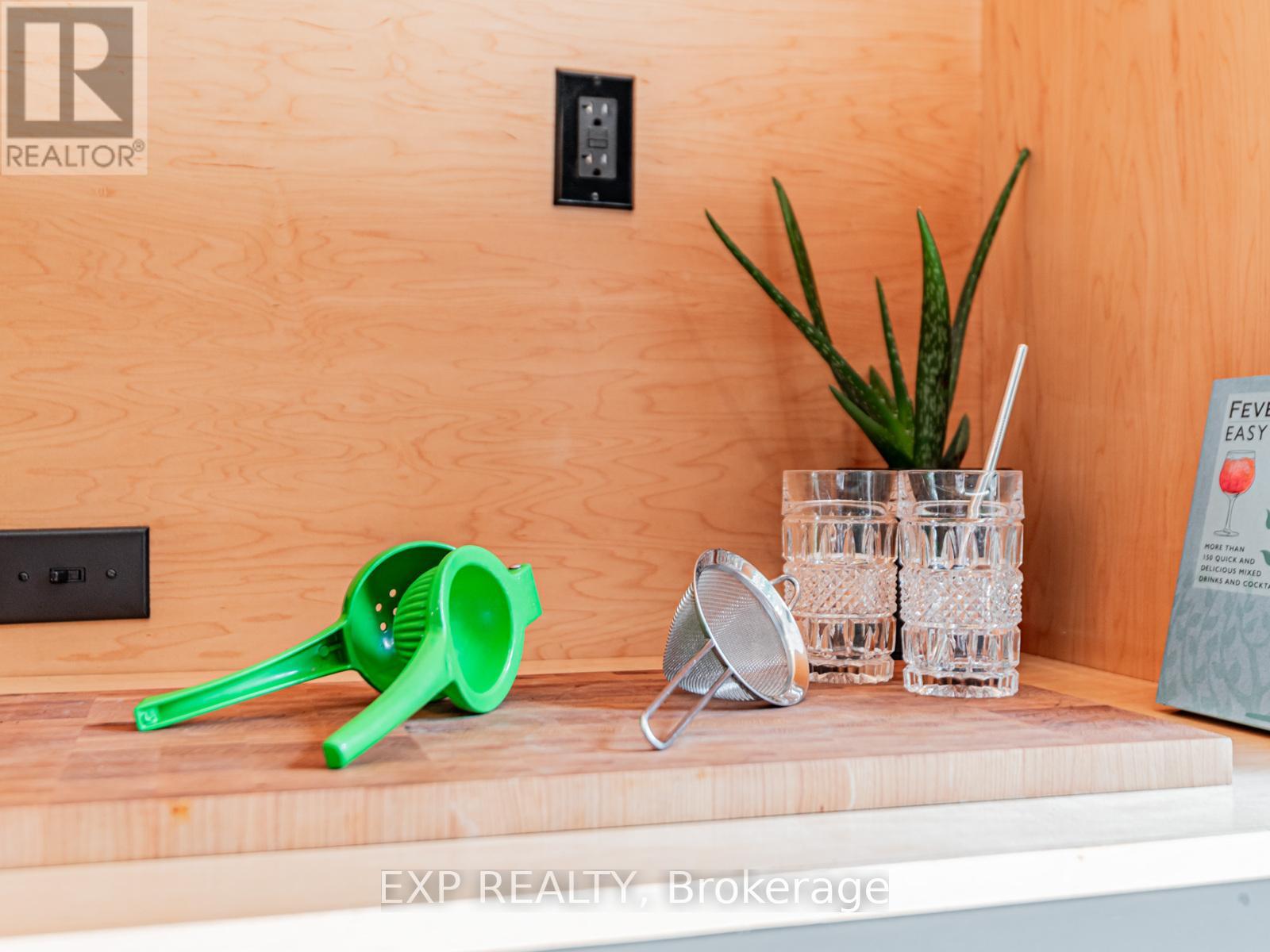 44 Massey Street, Toronto, Ontario  M6J 2T4 - Photo 14 - C12486304