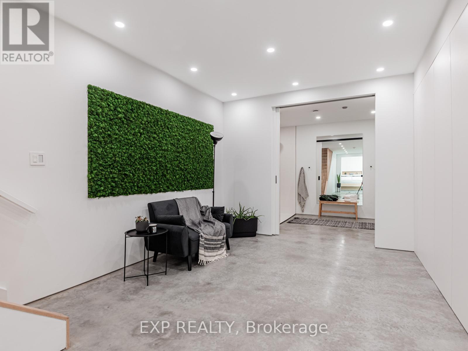 44 Massey Street, Toronto, Ontario  M6J 2T4 - Photo 32 - C12486304