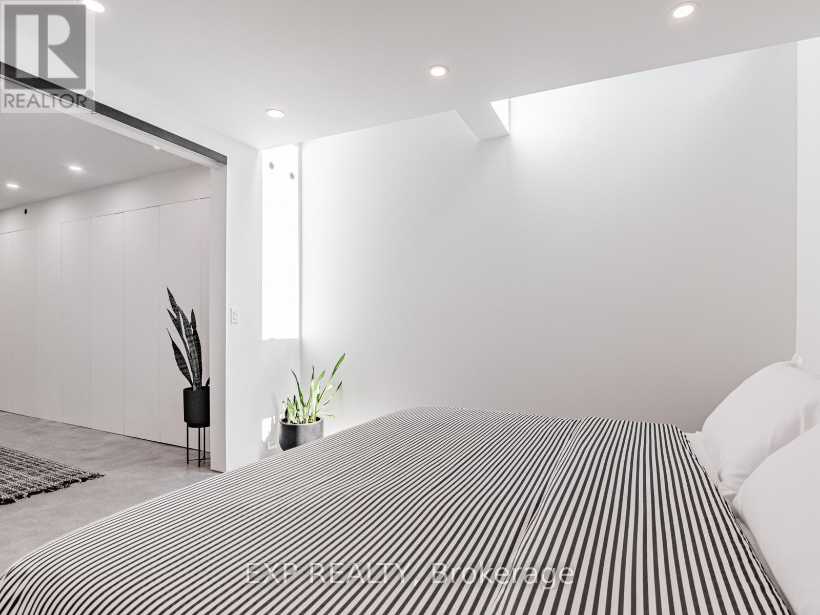 44 Massey Street, Toronto, Ontario  M6J 2T4 - Photo 35 - C12486304