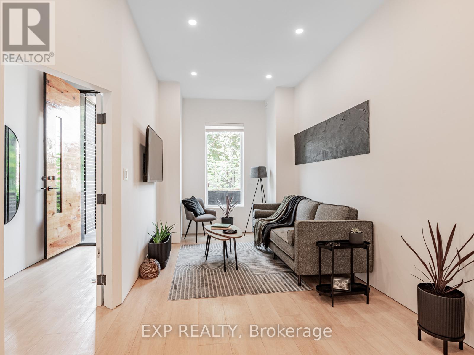 44 Massey Street, Toronto, Ontario  M6J 2T4 - Photo 7 - C12486304
