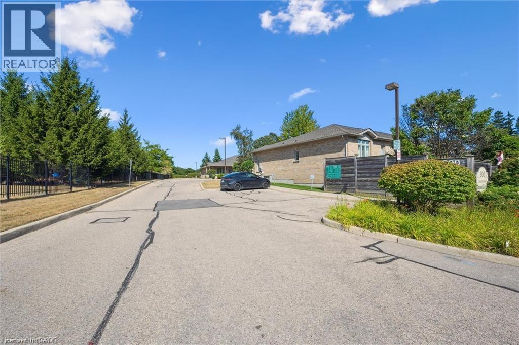 900 Doon Village Road Unit# 4, Kitchener, Ontario  N2P 1A4 - Photo 39 - 40783795