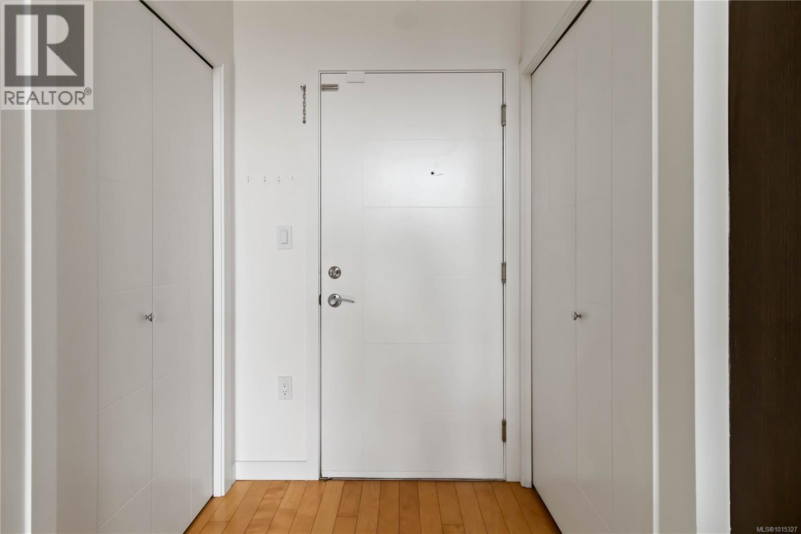 608 924 Esquimalt Rd, Esquimalt, British Columbia  V9A 3M8 - Photo 9 - 1015327