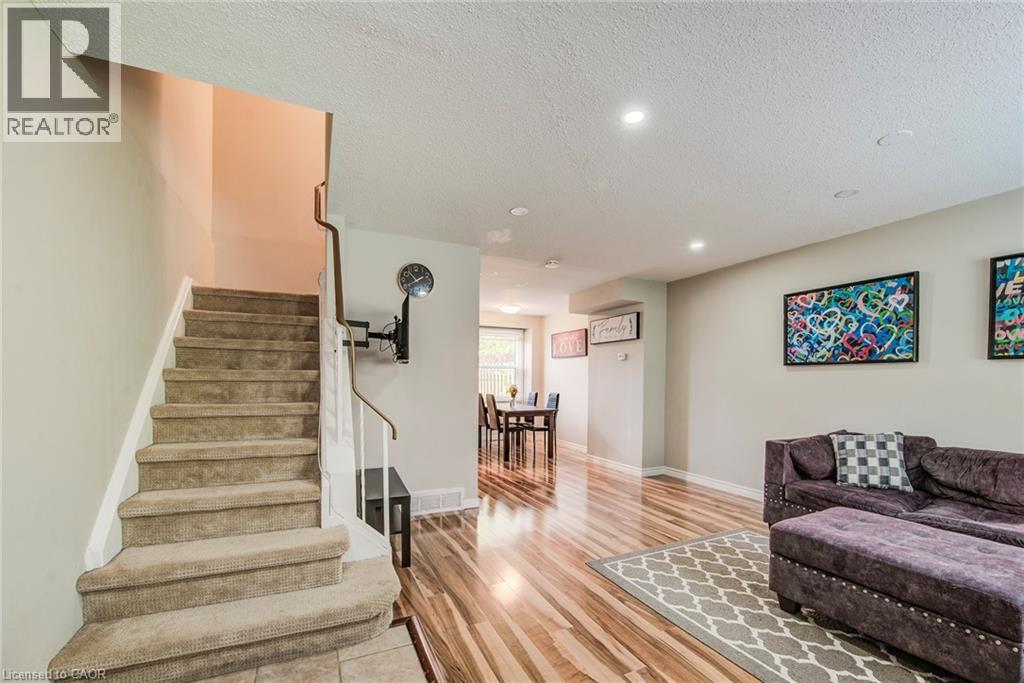 Property at 165 GREEN VALLEY Drive Unit# 16 image 5