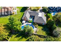 592 MANORWOOD Court, Waterloo, Ontario