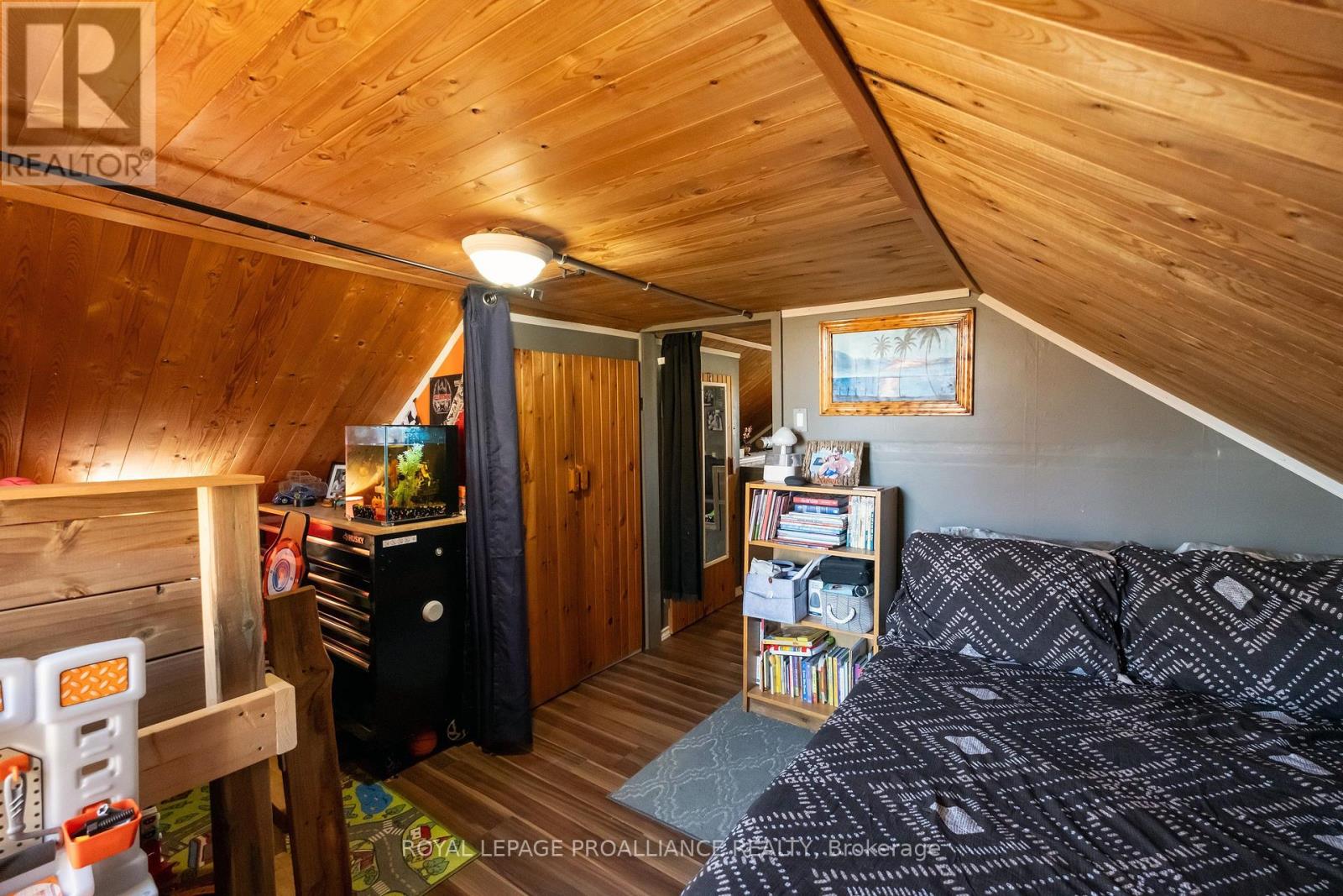 42 Prince Of Wales Drive, Belleville, Ontario  K8P 2T7 - Photo 15 - X12486447