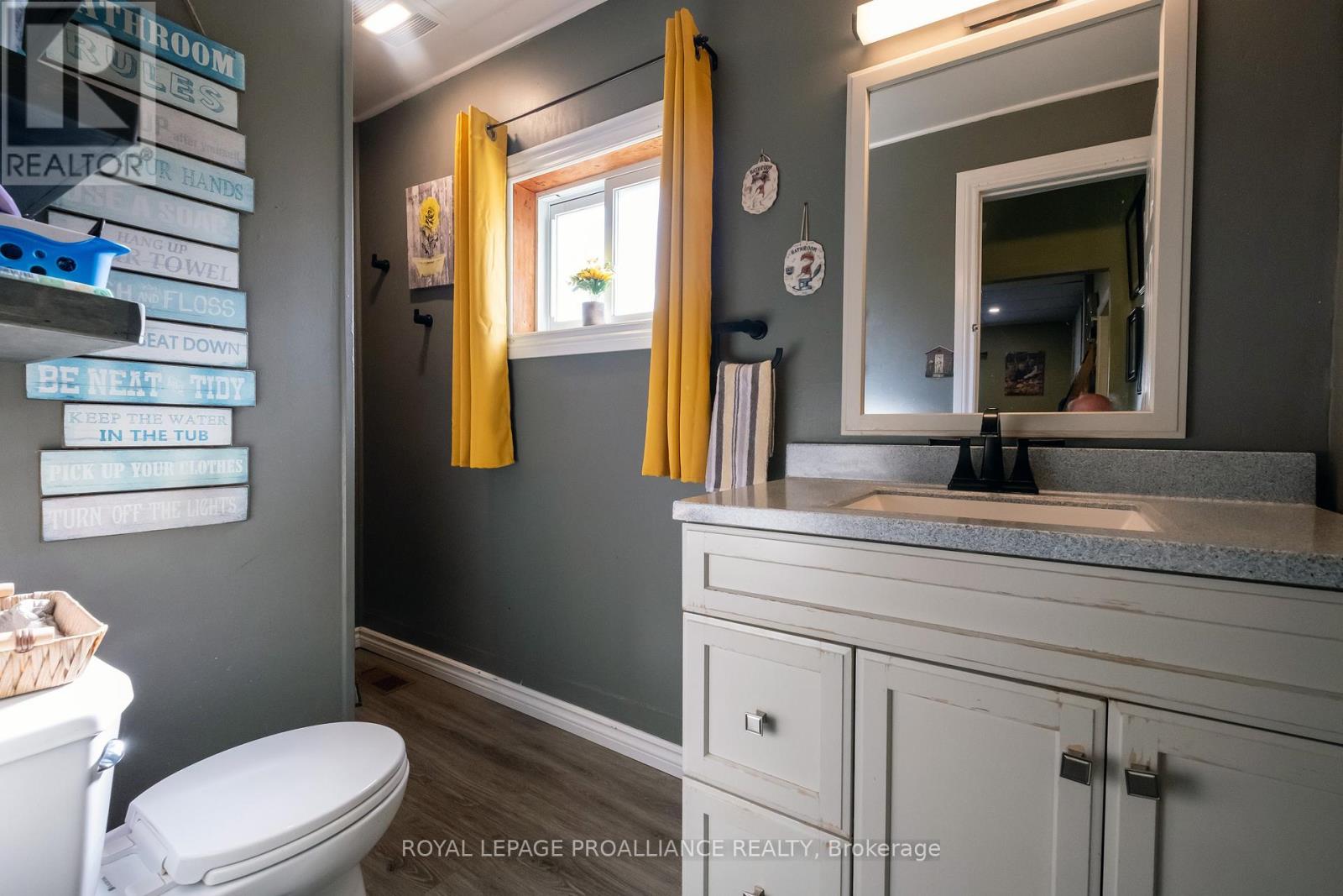 42 Prince Of Wales Drive, Belleville, Ontario  K8P 2T7 - Photo 18 - X12486447