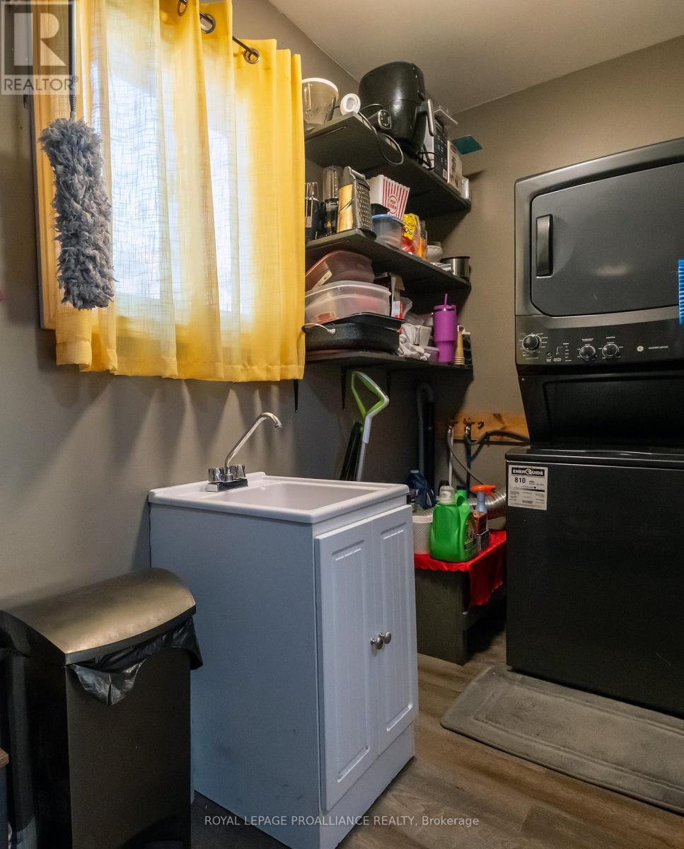 42 Prince Of Wales Drive, Belleville, Ontario  K8P 2T7 - Photo 19 - X12486447