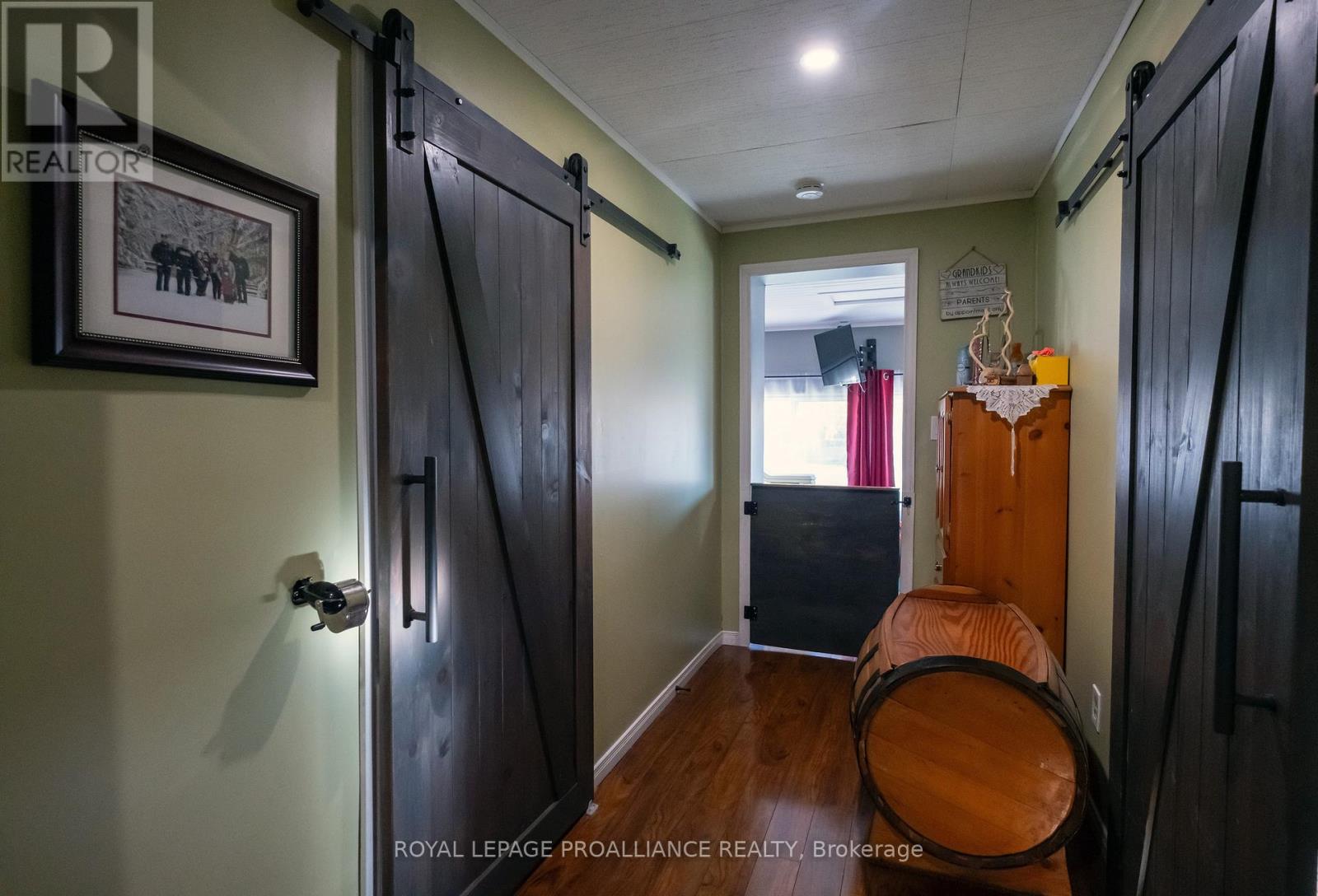 42 Prince Of Wales Drive, Belleville, Ontario  K8P 2T7 - Photo 20 - X12486447