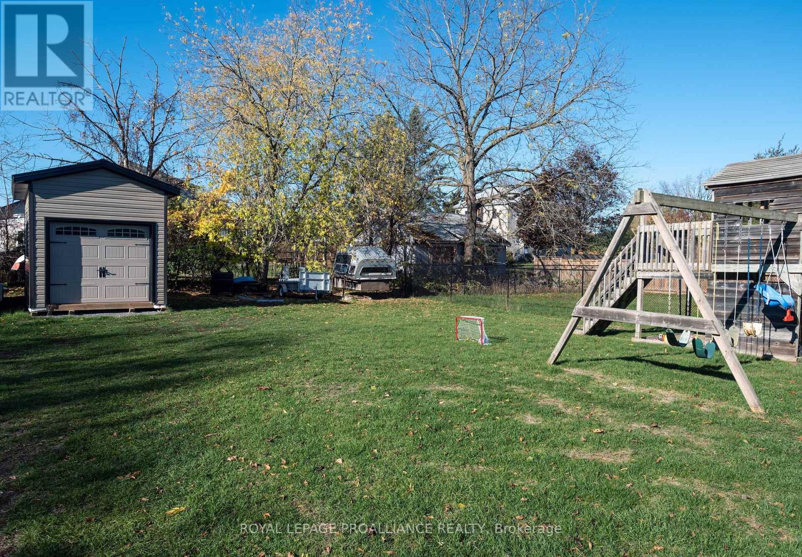 42 Prince Of Wales Drive, Belleville, Ontario  K8P 2T7 - Photo 24 - X12486447