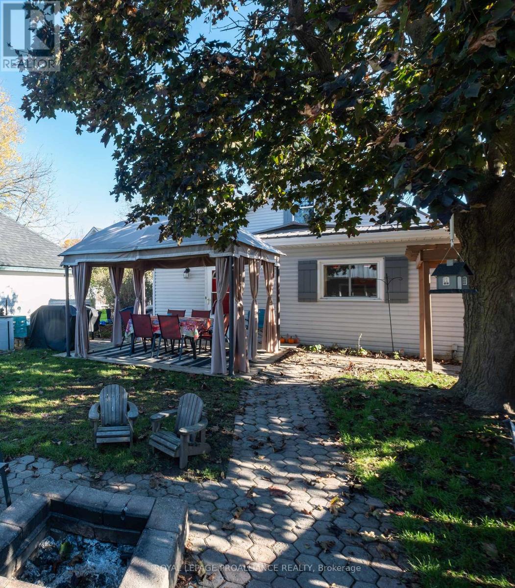 42 Prince Of Wales Drive, Belleville, Ontario  K8P 2T7 - Photo 25 - X12486447