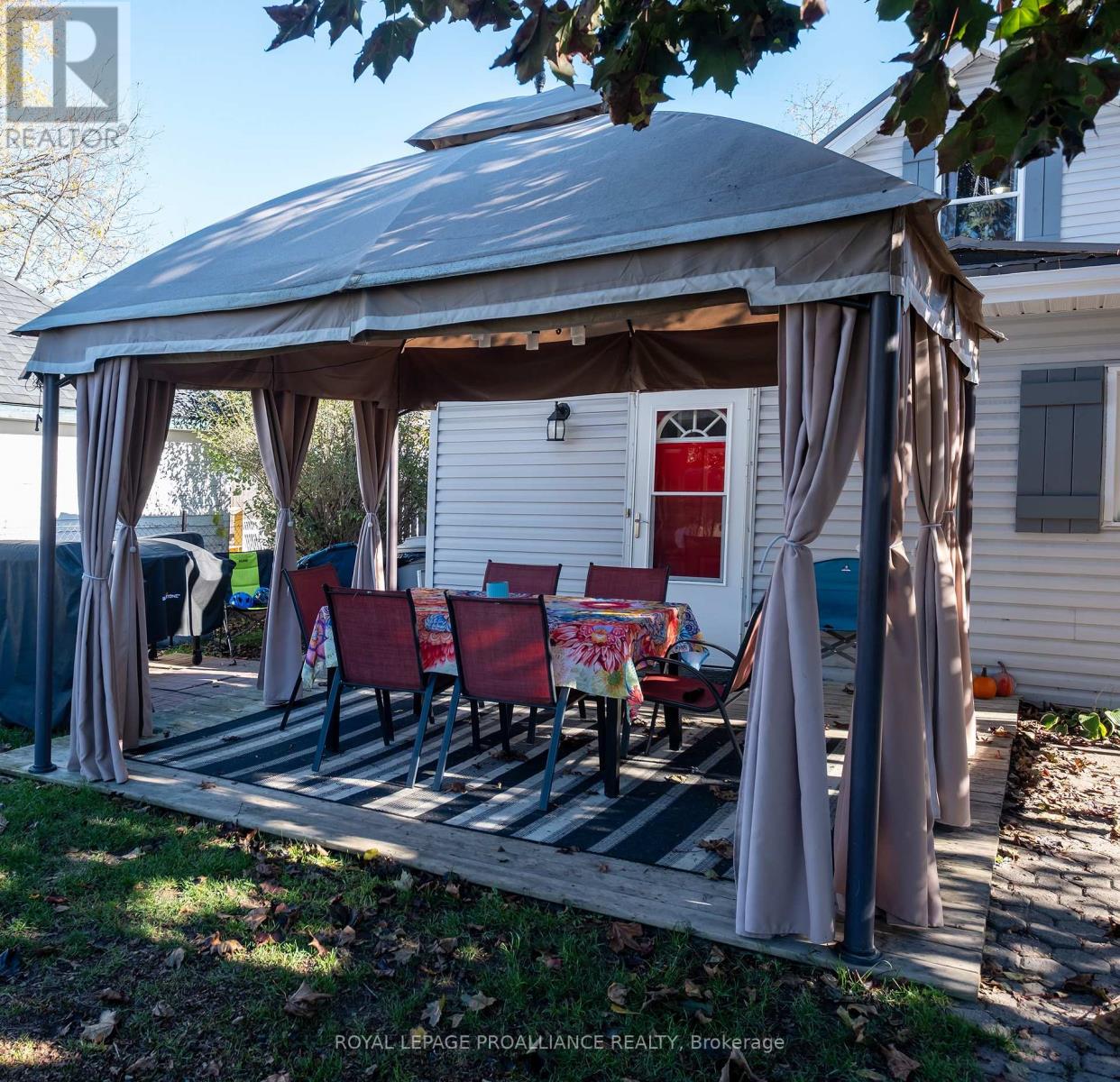 42 Prince Of Wales Drive, Belleville, Ontario  K8P 2T7 - Photo 26 - X12486447