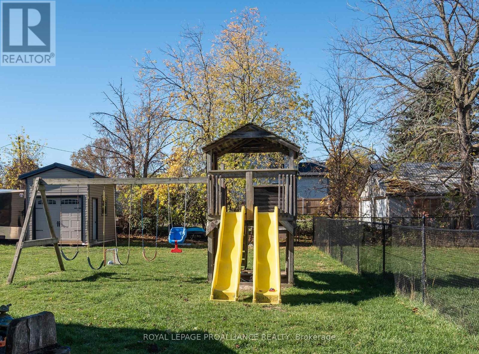 42 Prince Of Wales Drive, Belleville, Ontario  K8P 2T7 - Photo 27 - X12486447