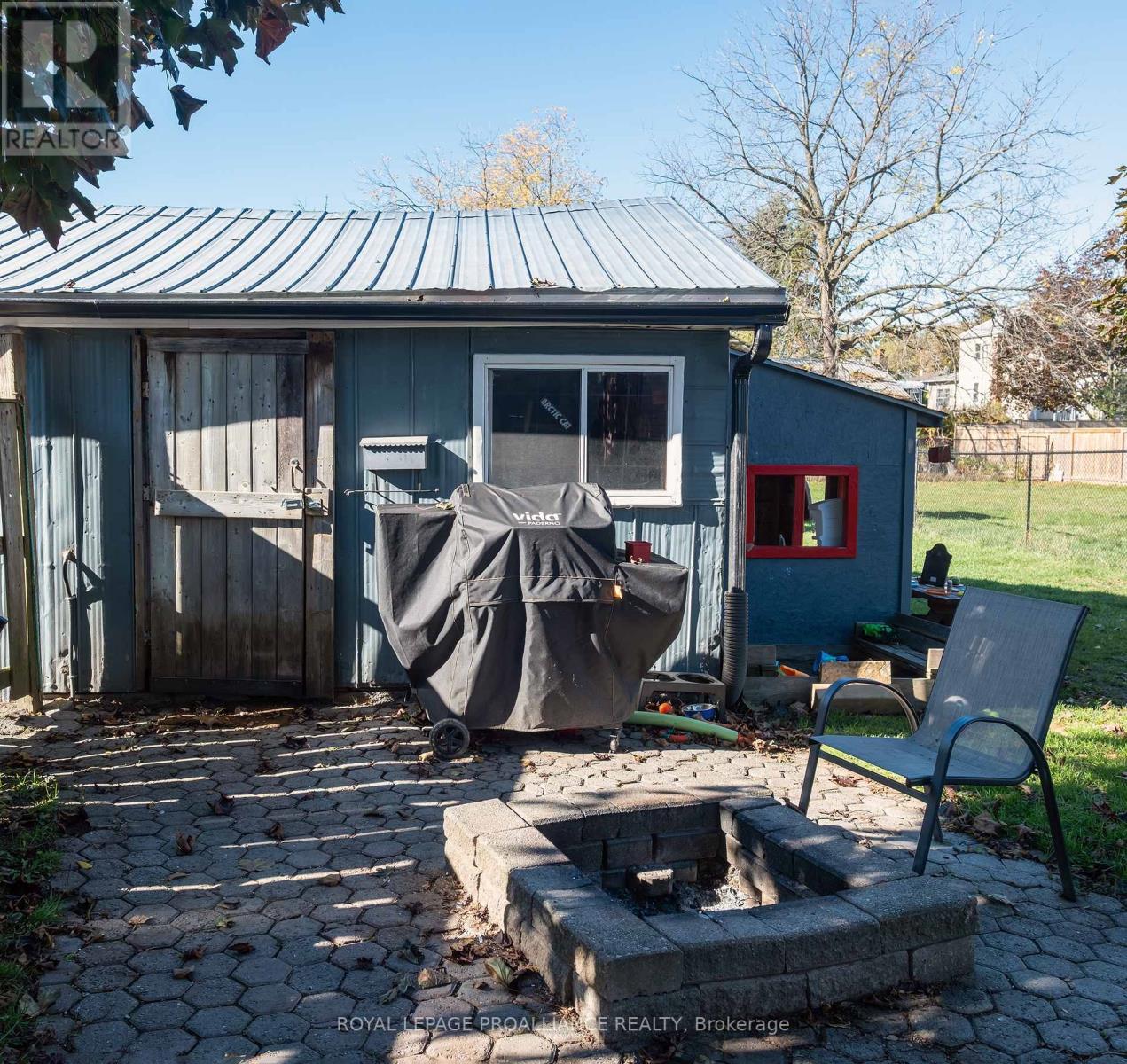 42 Prince Of Wales Drive, Belleville, Ontario  K8P 2T7 - Photo 28 - X12486447