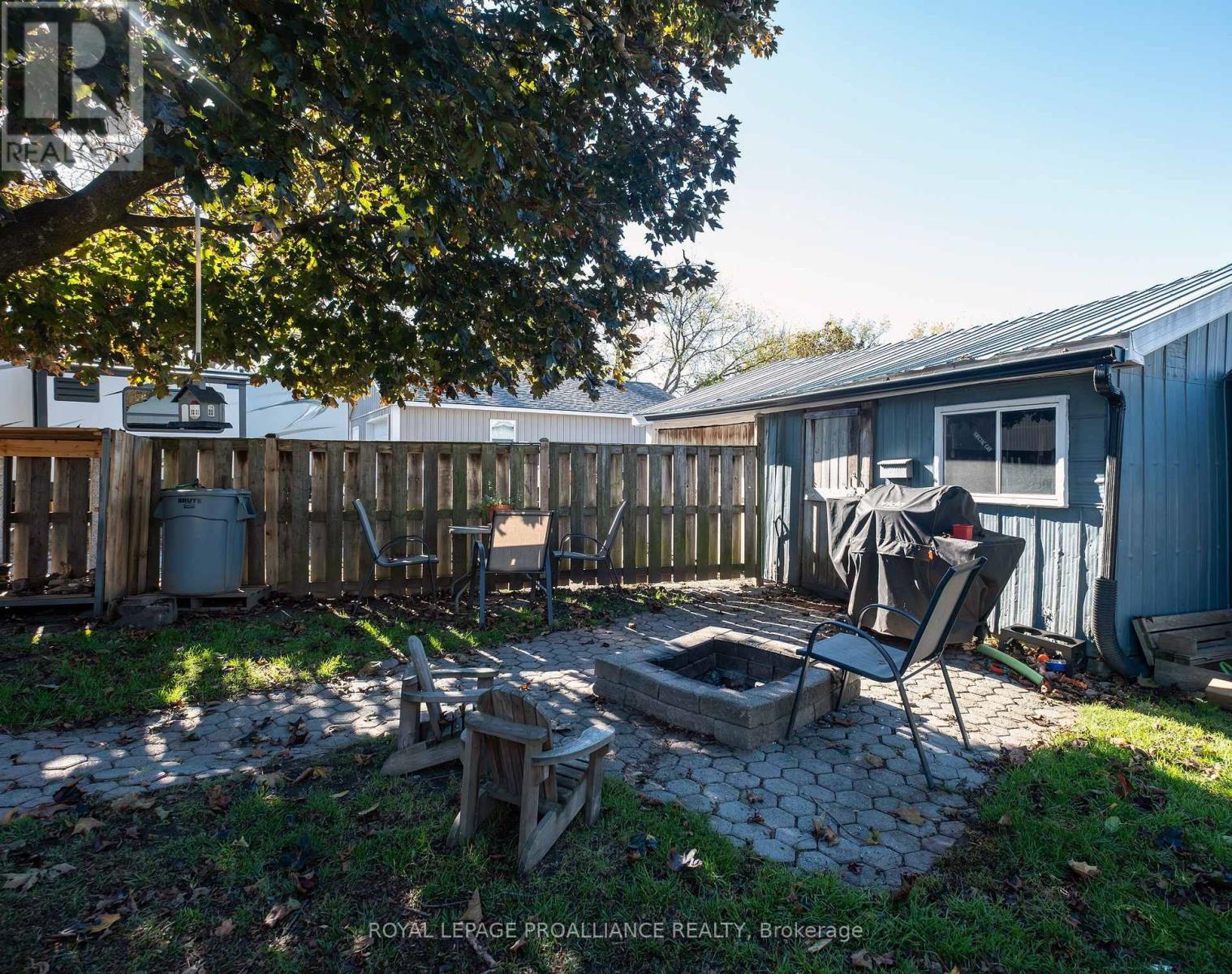 42 Prince Of Wales Drive, Belleville, Ontario  K8P 2T7 - Photo 29 - X12486447