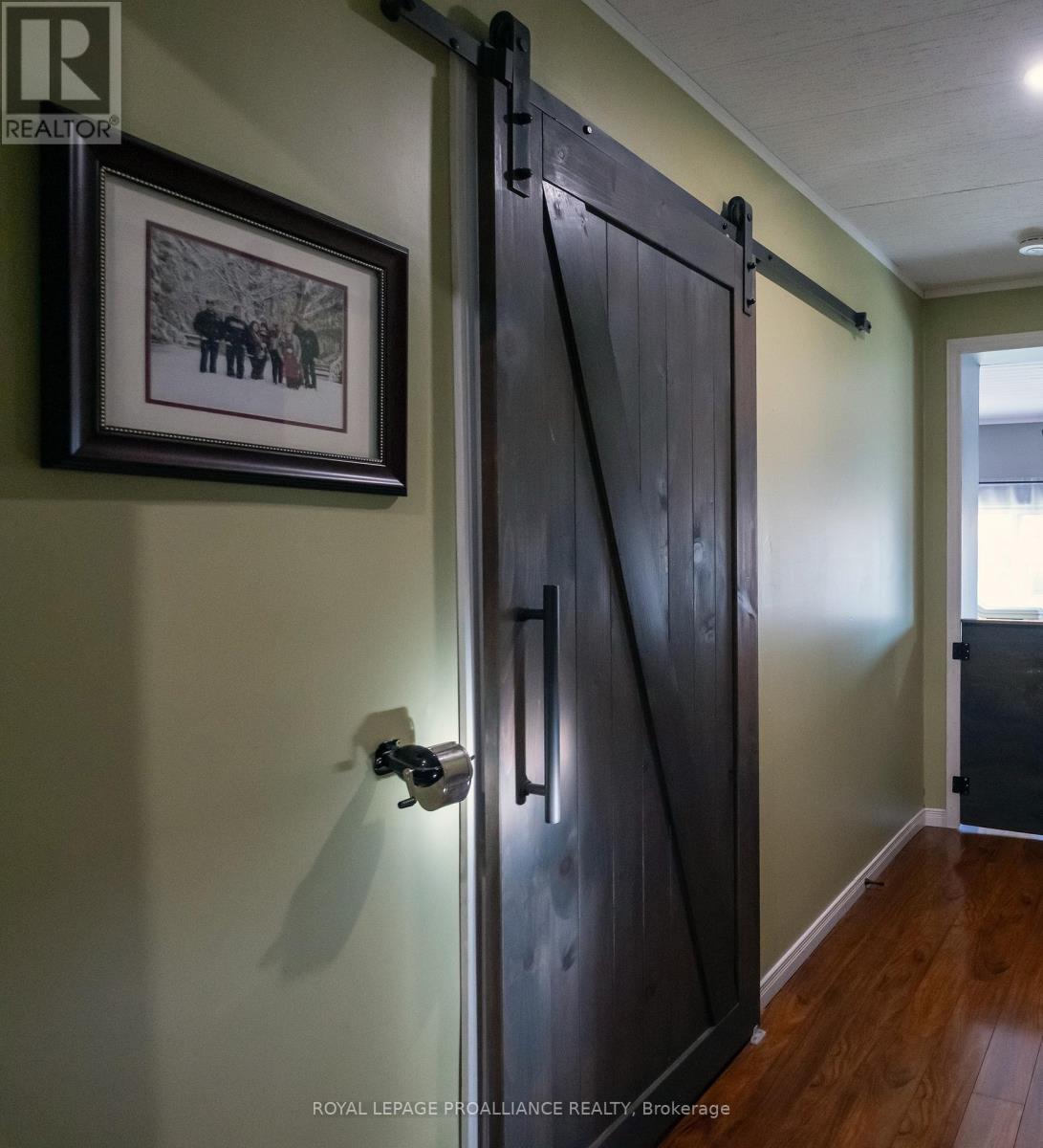 42 Prince Of Wales Drive, Belleville, Ontario  K8P 2T7 - Photo 3 - X12486447