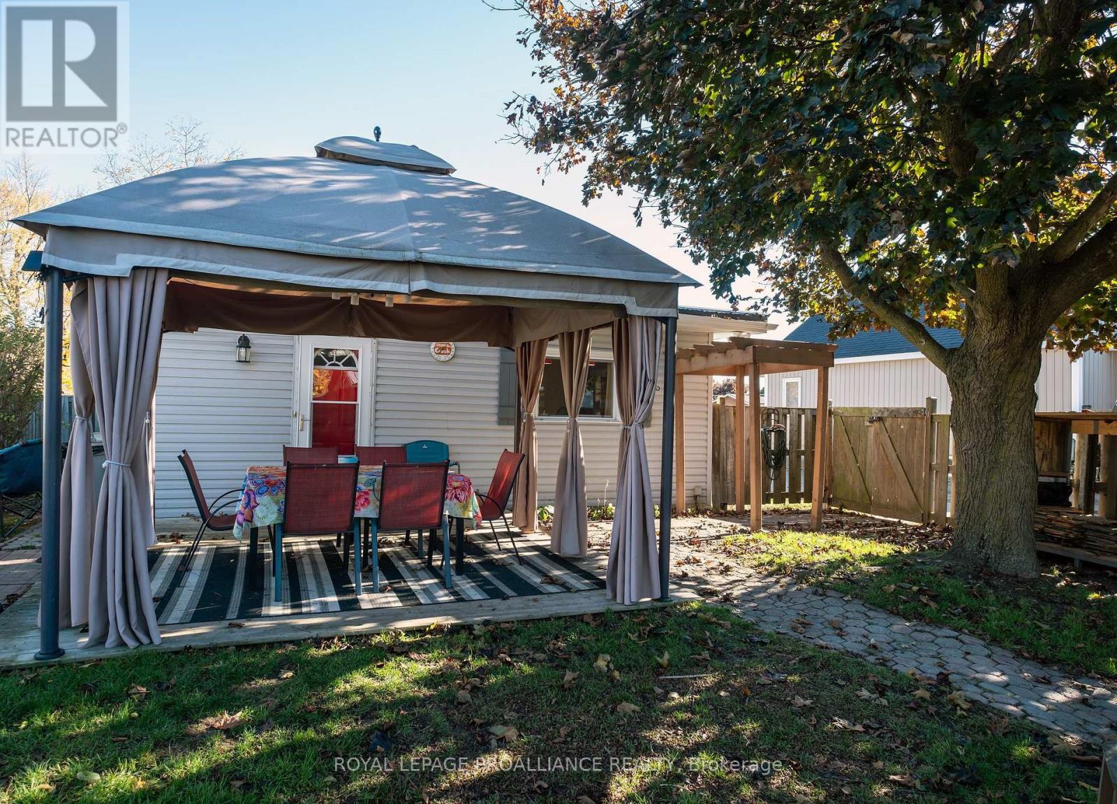 42 Prince Of Wales Drive, Belleville, Ontario  K8P 2T7 - Photo 31 - X12486447