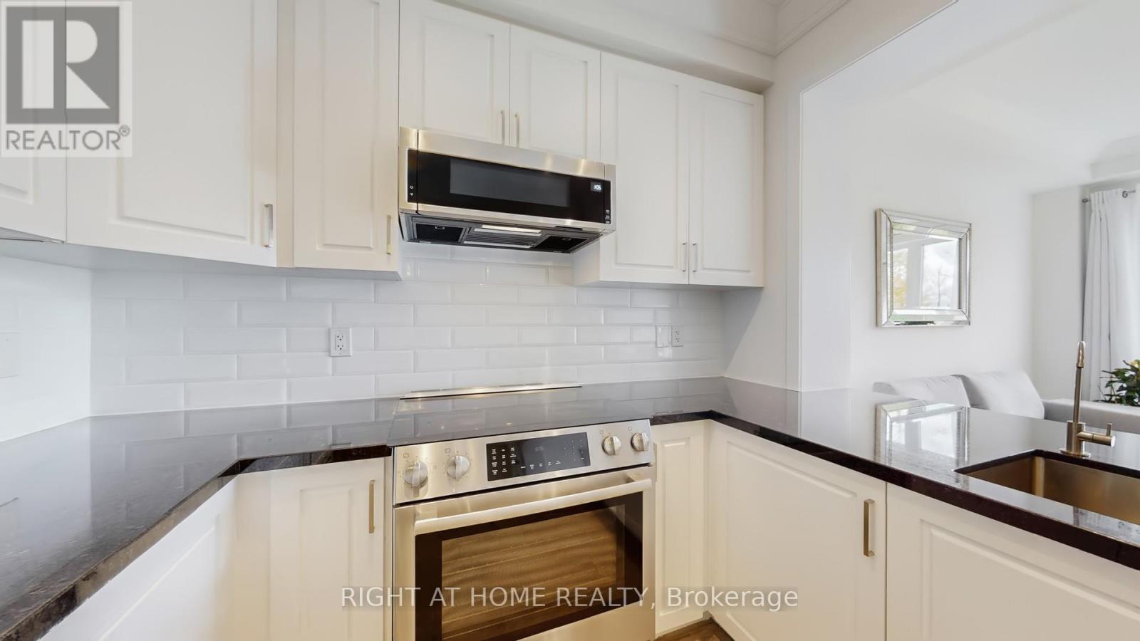 26 Badgerow Way, Aurora, Ontario  L4G 0Z5 - Photo 10 - N12486344