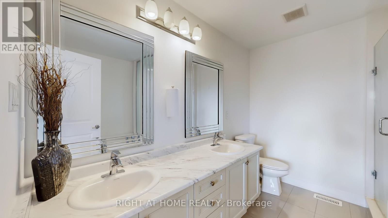 26 Badgerow Way, Aurora, Ontario  L4G 0Z5 - Photo 19 - N12486344