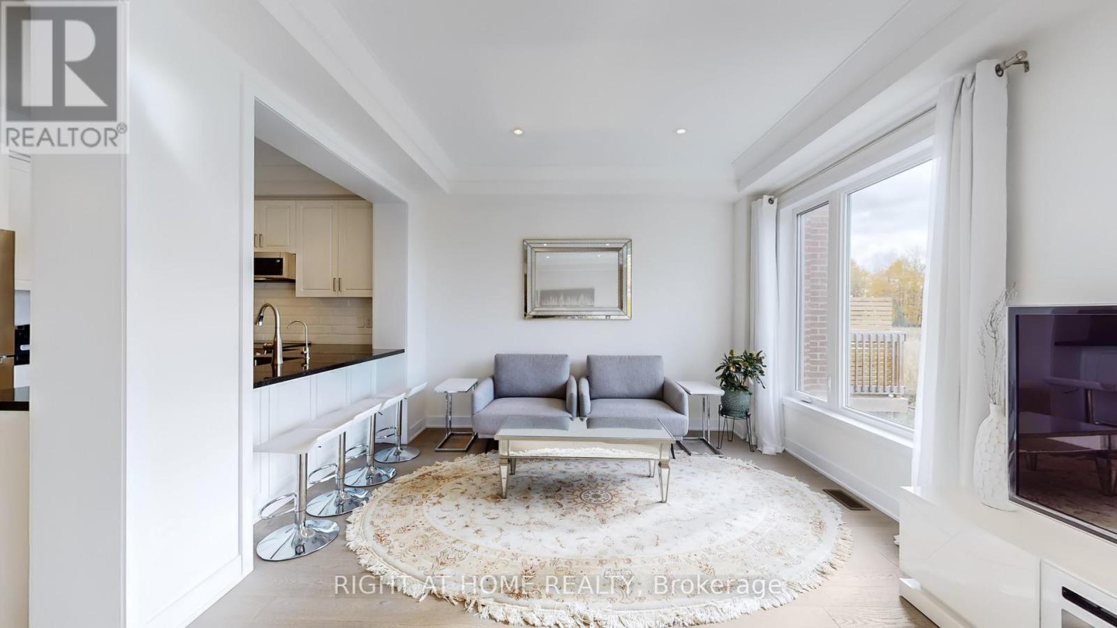 26 Badgerow Way, Aurora, Ontario  L4G 0Z5 - Photo 6 - N12486344