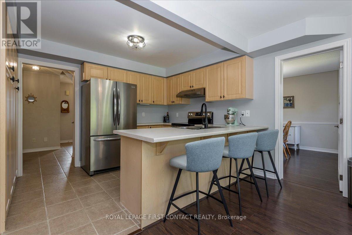 26 Kenwell Crescent, Barrie (Holly), Ontario  L4N 0A4 - Photo 12 - S12486307