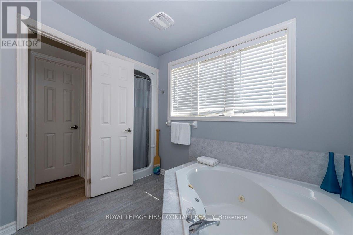 26 Kenwell Crescent, Barrie (Holly), Ontario  L4N 0A4 - Photo 24 - S12486307