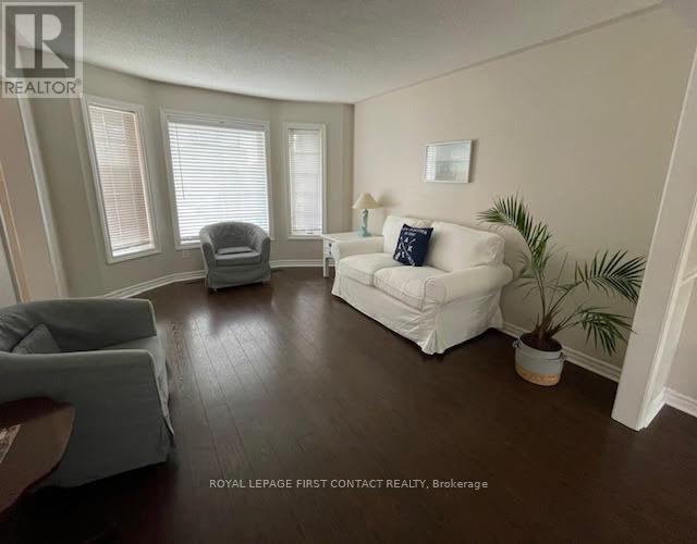 26 Kenwell Crescent, Barrie (Holly), Ontario  L4N 0A4 - Photo 5 - S12486307