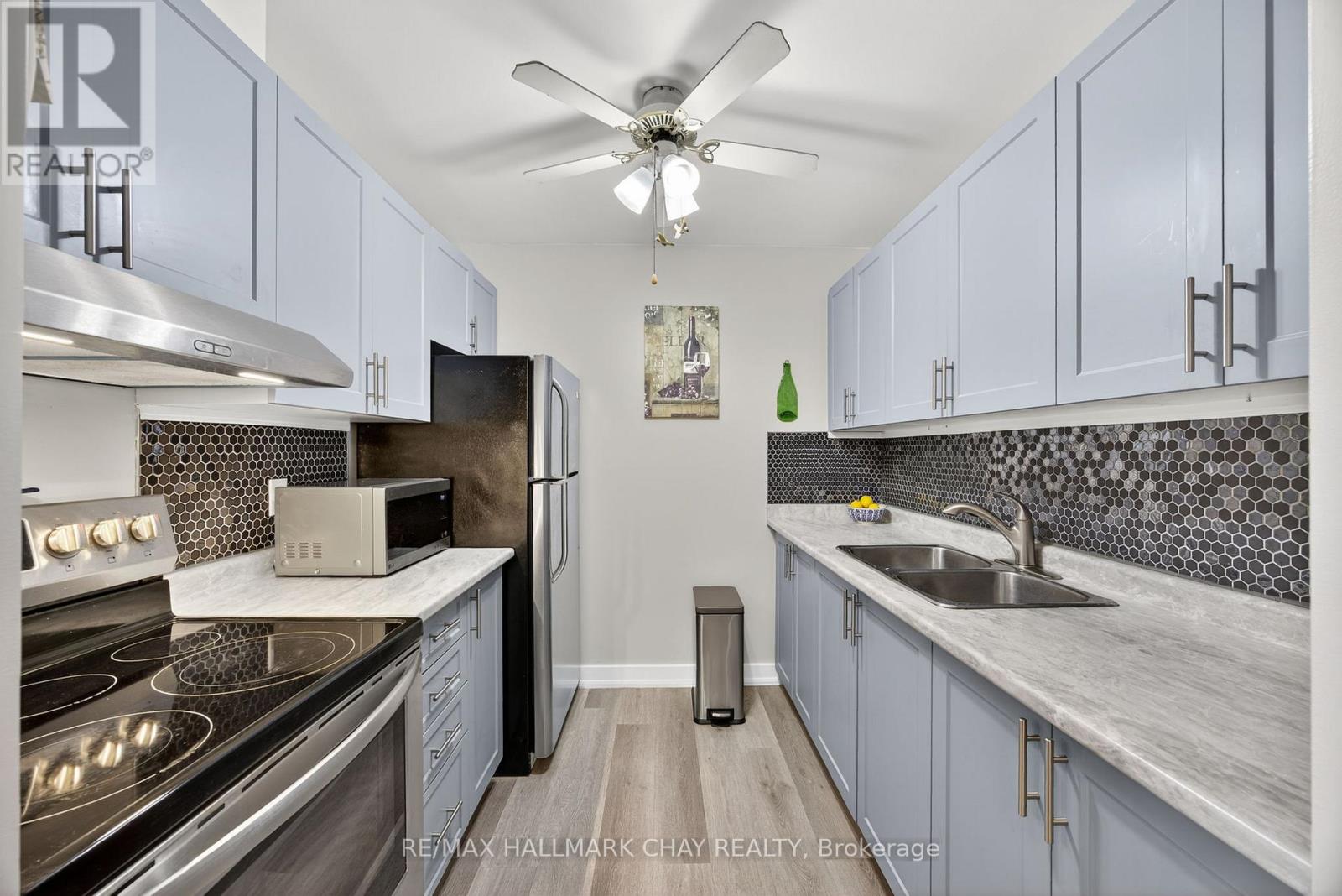 G9 - 147 Edgehill Drive, Barrie (Letitia Heights), Ontario  L4N 1L9 - Photo 4 - S12486346