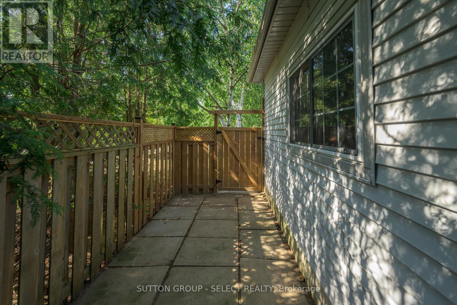 34 Ripley Road, London East, Ontario  N5V 3V1 - Photo 40 - X12486486