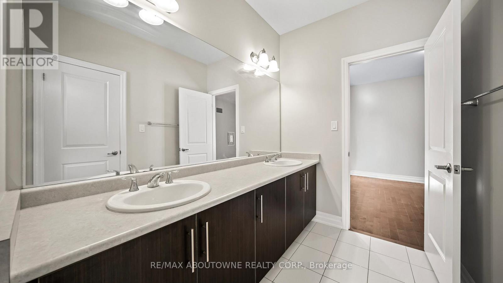 129 Robert Berry Crescent, King, Ontario  L7B 0M3 - Photo 15 - N12440850