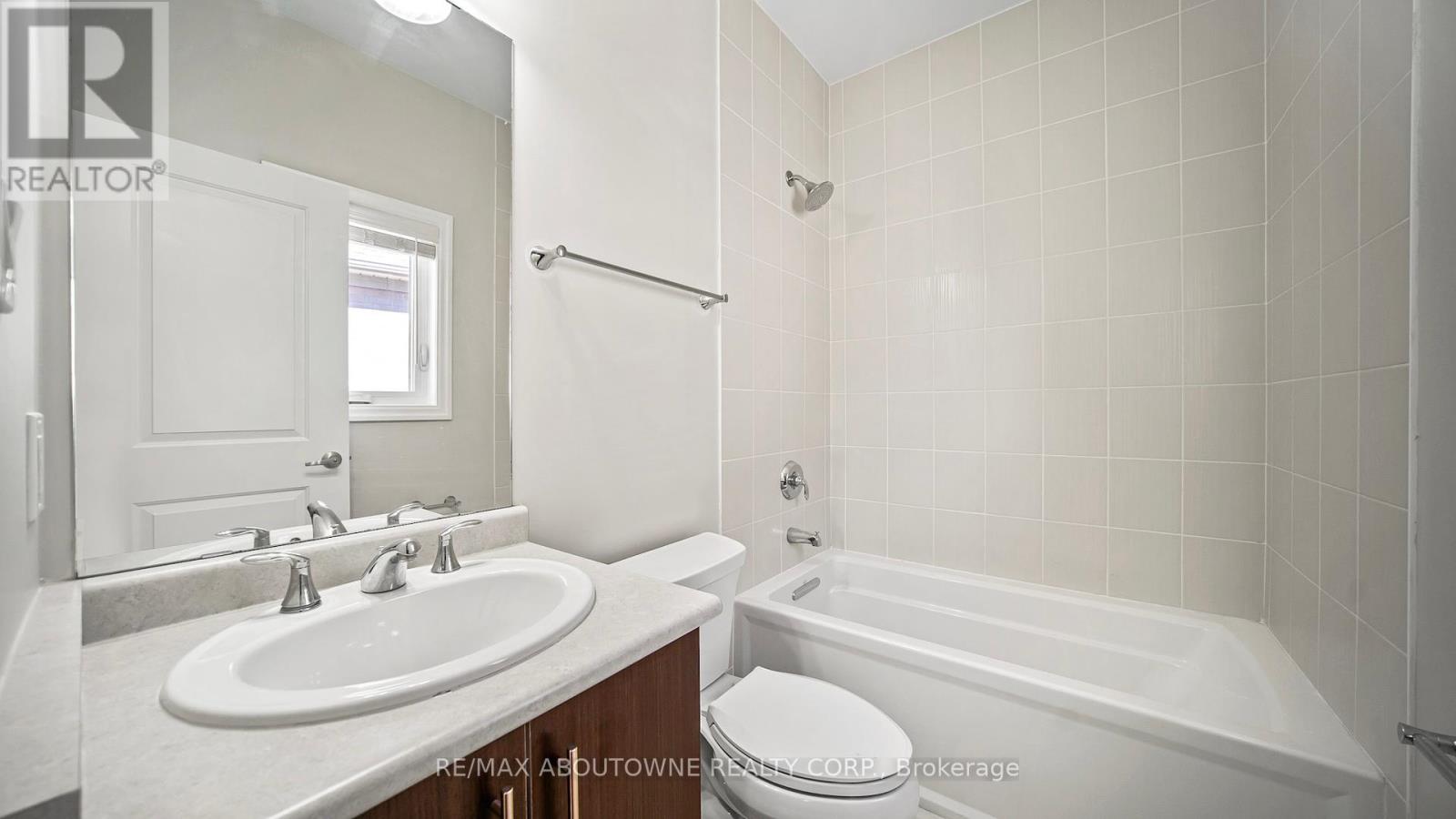 129 Robert Berry Crescent, King, Ontario  L7B 0M3 - Photo 21 - N12440850