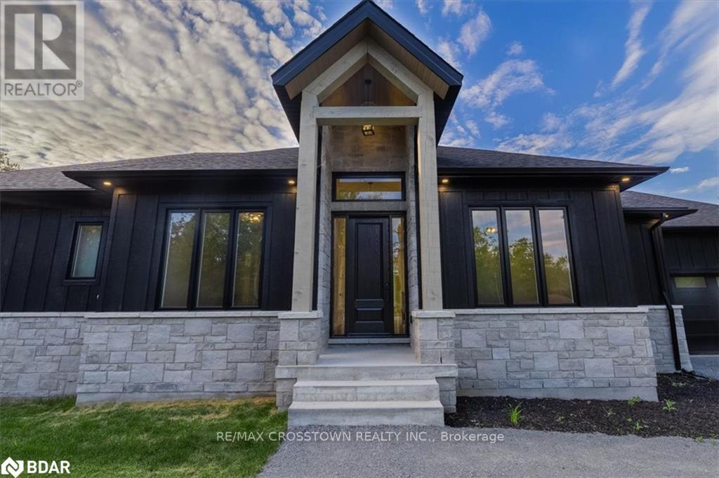 32 Alpine Way, Oro-Medonte, Ontario  L0L 2L0 - Photo 2 - S12375066