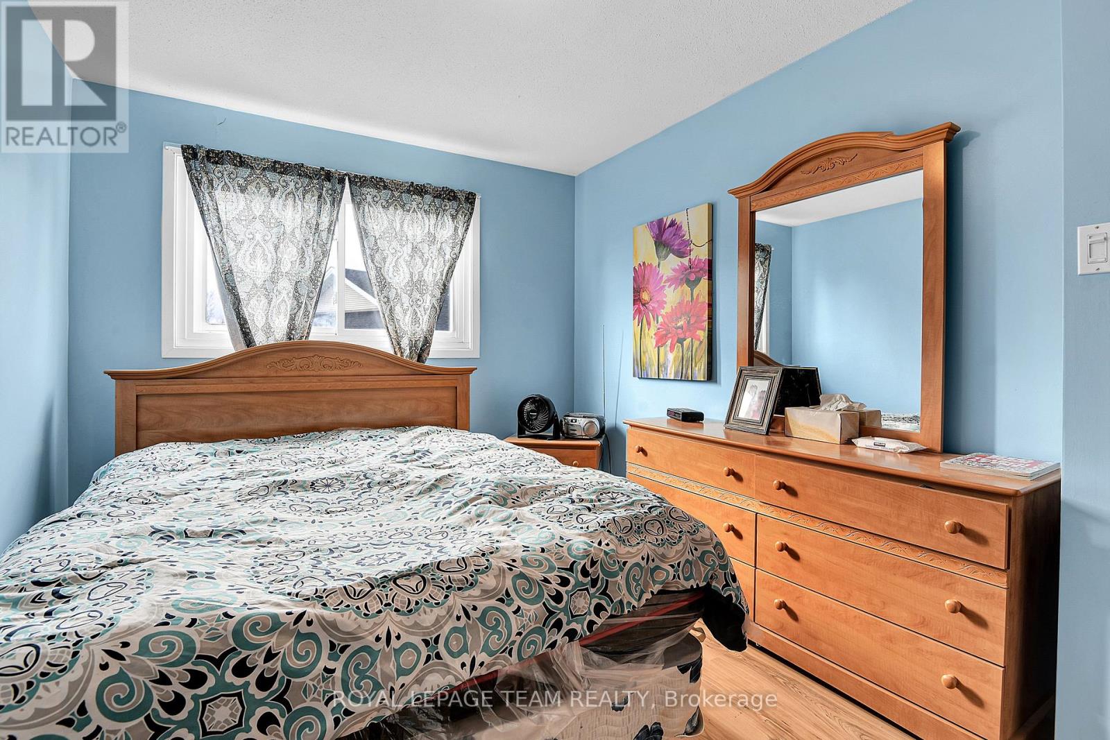 B - 902 Elmsmere Road, Ottawa, Ontario  K1J 7T6 - Photo 12 - X12486398