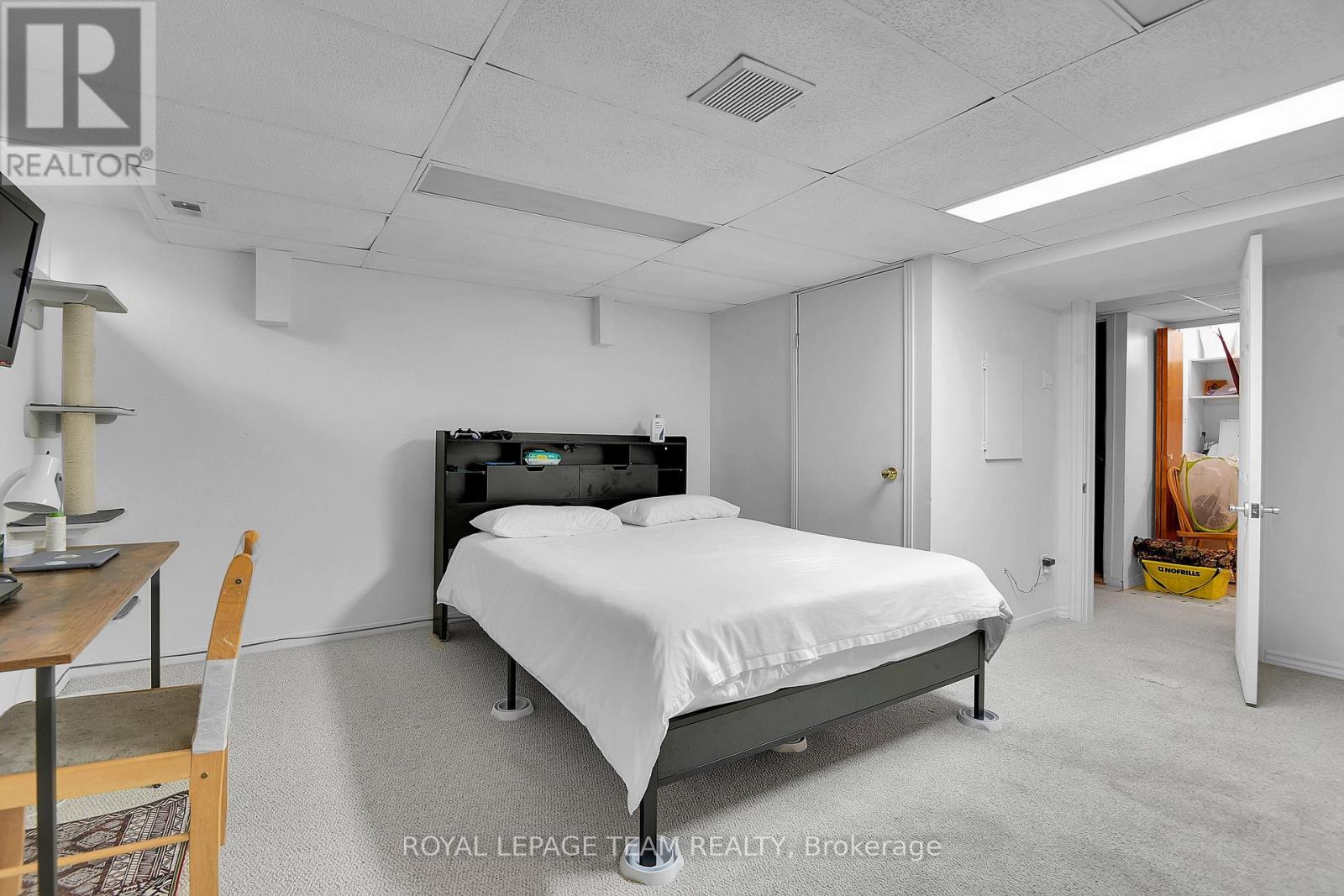 B - 902 Elmsmere Road, Ottawa, Ontario  K1J 7T6 - Photo 16 - X12486398