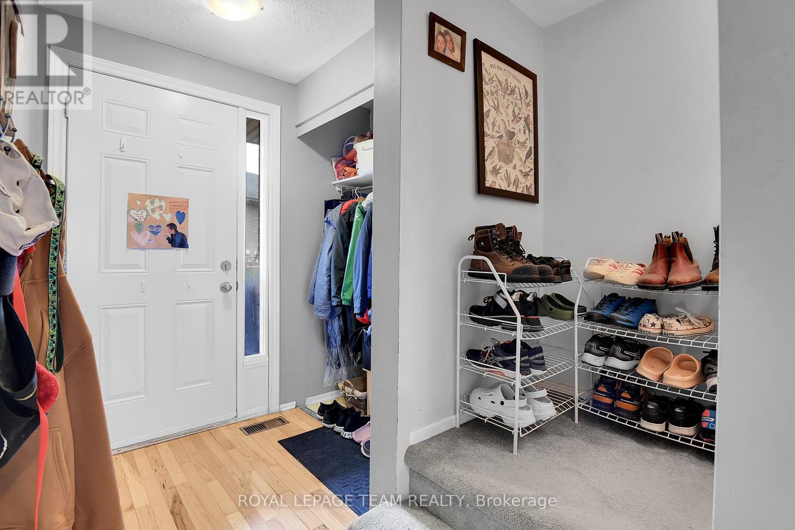 B - 902 Elmsmere Road, Ottawa, Ontario  K1J 7T6 - Photo 2 - X12486398