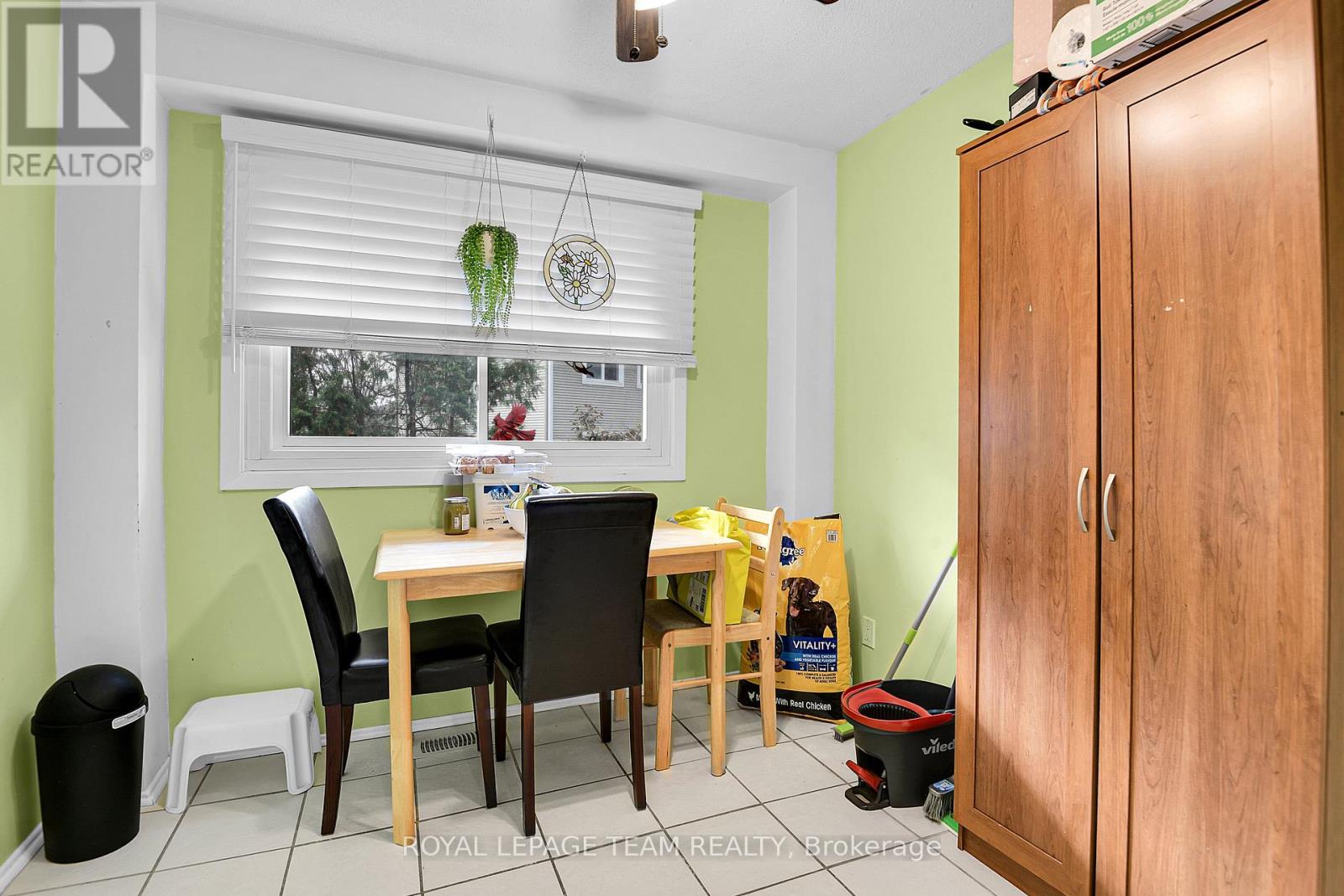 B - 902 Elmsmere Road, Ottawa, Ontario  K1J 7T6 - Photo 8 - X12486398