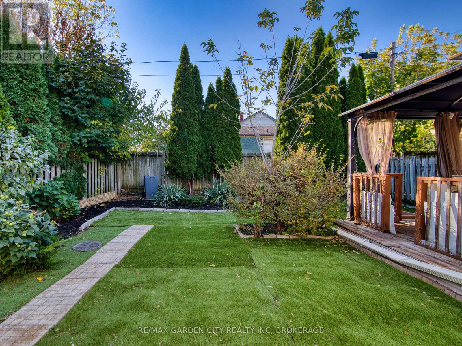 61 Concord Avenue, St. Catharines, Ontario  L2M 5N9 - Photo 5 - X12486464