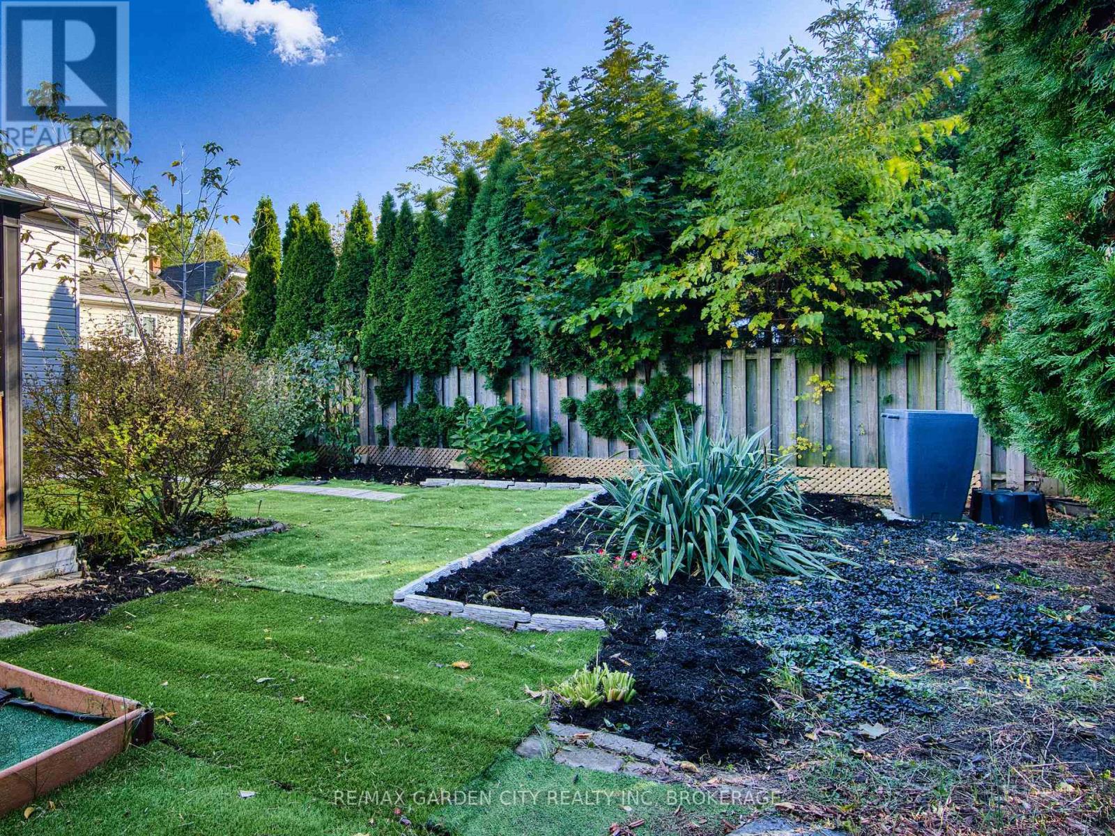 61 Concord Avenue, St. Catharines, Ontario  L2M 5N9 - Photo 6 - X12486464