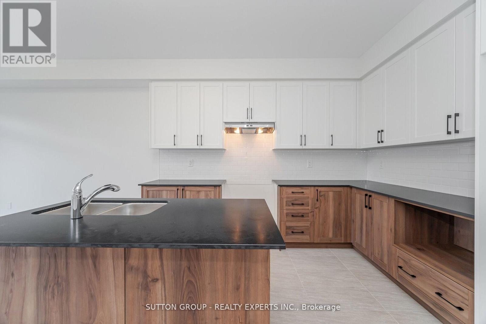 6 Raja Street, Brampton, Ontario  L6P 3K8 - Photo 15 - W12486313