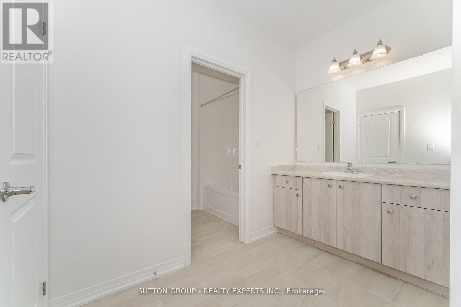 6 Raja Street, Brampton, Ontario  L6P 3K8 - Photo 37 - W12486313